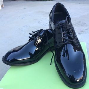 Black patent leather men’s tuxedo shoes, like new